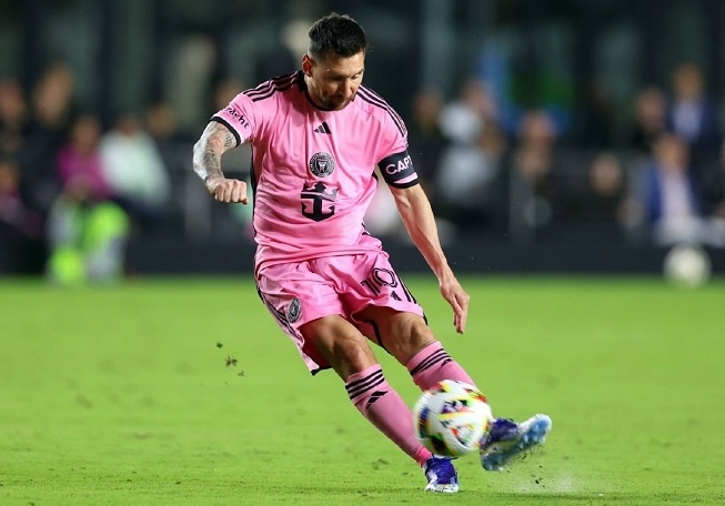 爱游戏-梅西迎来七赛季出色发挥，独行侠观众热烈欢呼！